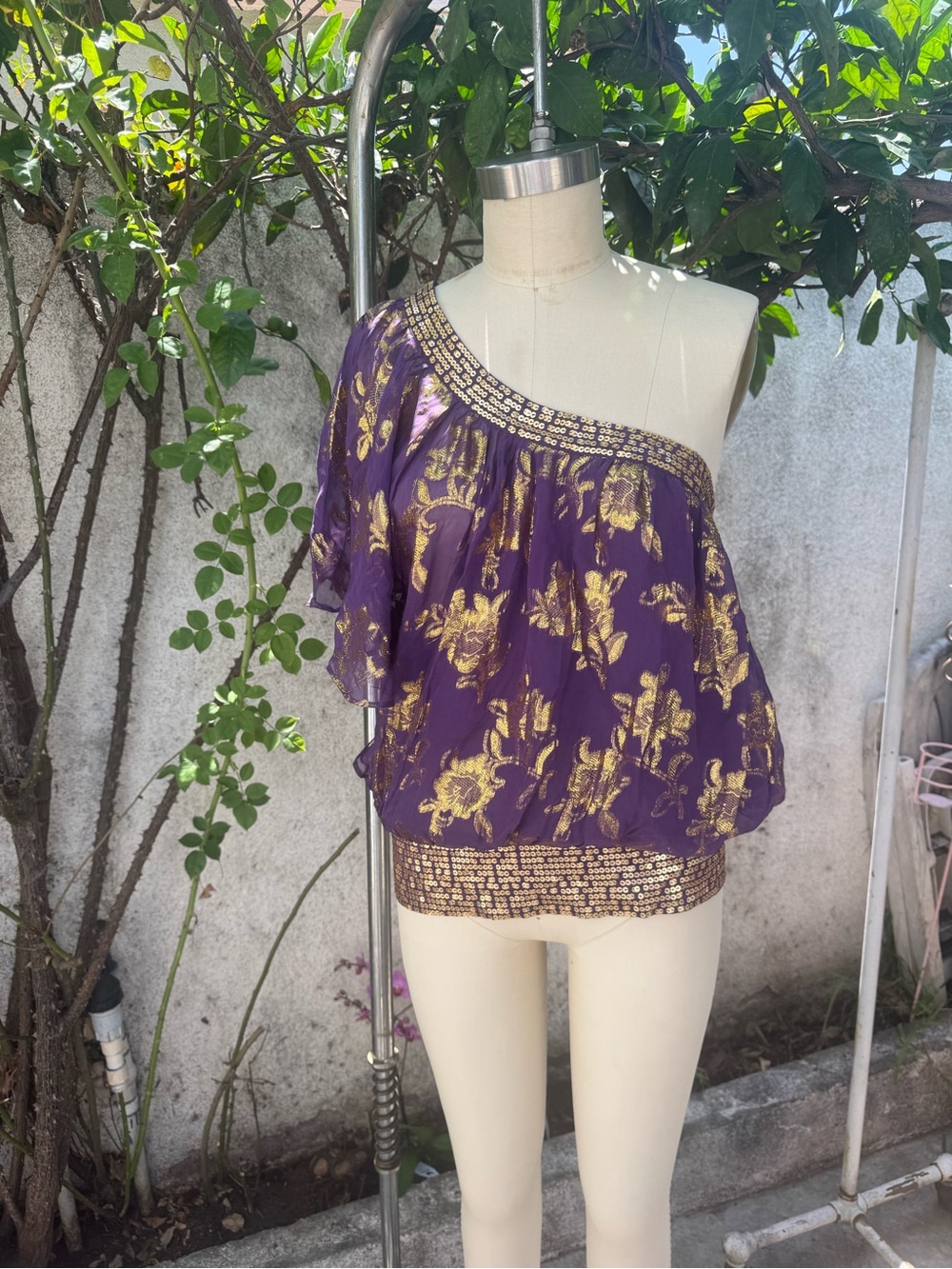 bebe Purple One-Shoulder Blouse with Gold Floral Foil. 90s
